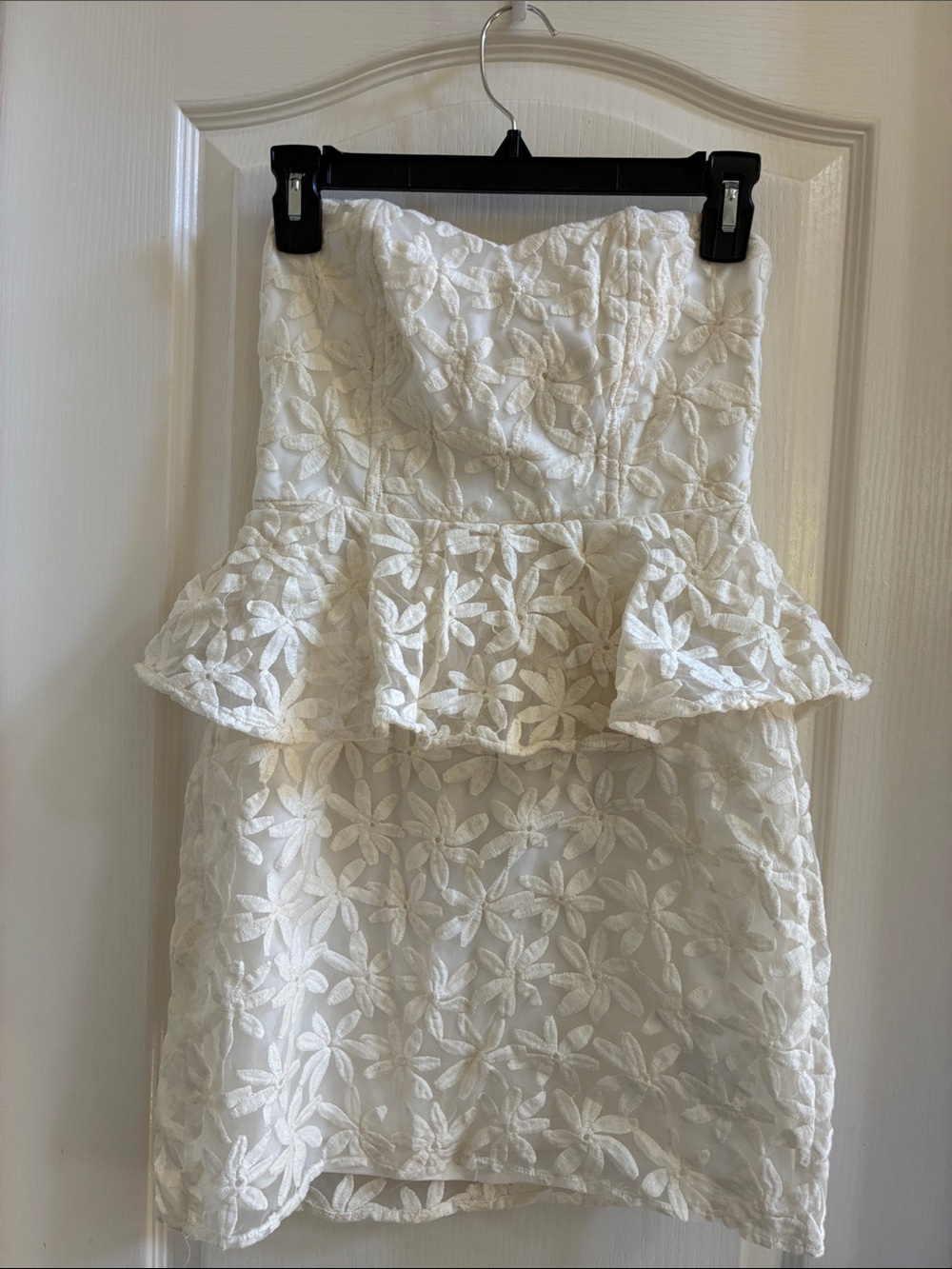 ANTHROPOLOGIE SZ 0-Pins & Needles White Strapless Floral Lace Peplum Dress